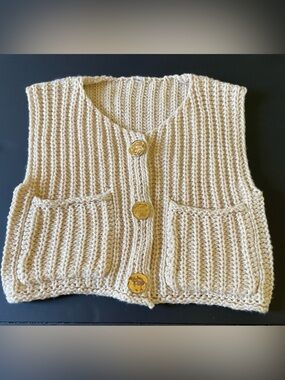 Chunky Hand-Knit Cream Vest with Gold Buttons Boho Sweater Top pockets size S